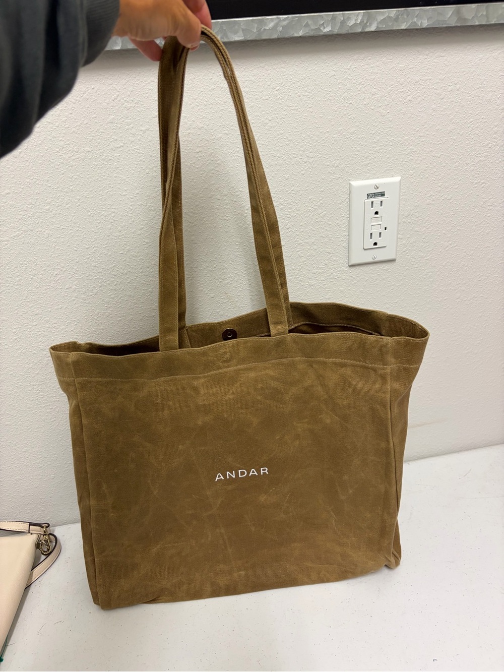 Andar Canvas Tote Bag in Brown